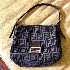 VINTAGE FENDI Baguette